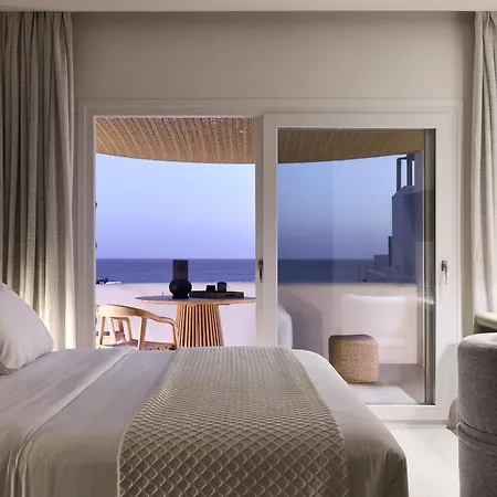 Artemis Seaside 4*