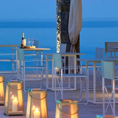 Artemis Seaside 4*