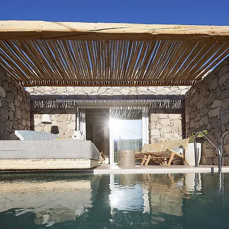 Artemis Seaside Resort