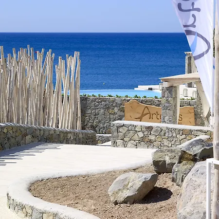 אתר נופש Artemis Seaside